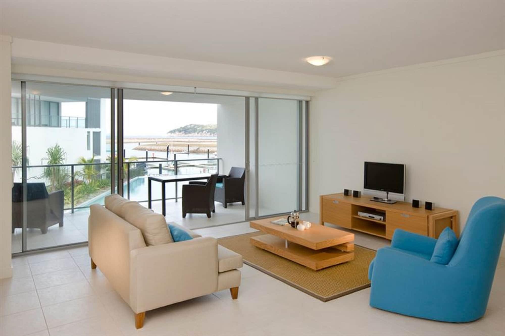 Peppers Blue On Blue Nelly Bay Exterior foto Living room