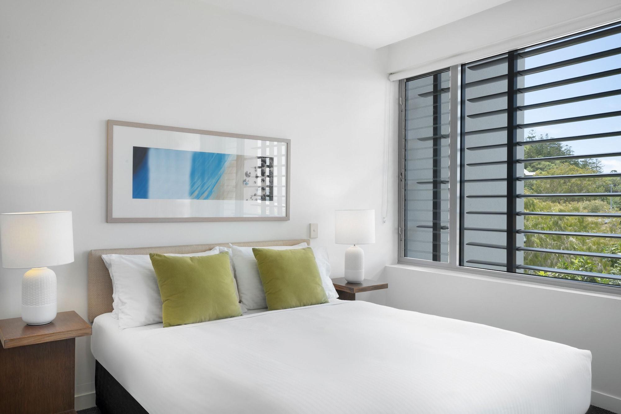 Peppers Blue On Blue Nelly Bay Exterior foto A bedroom at the hotel