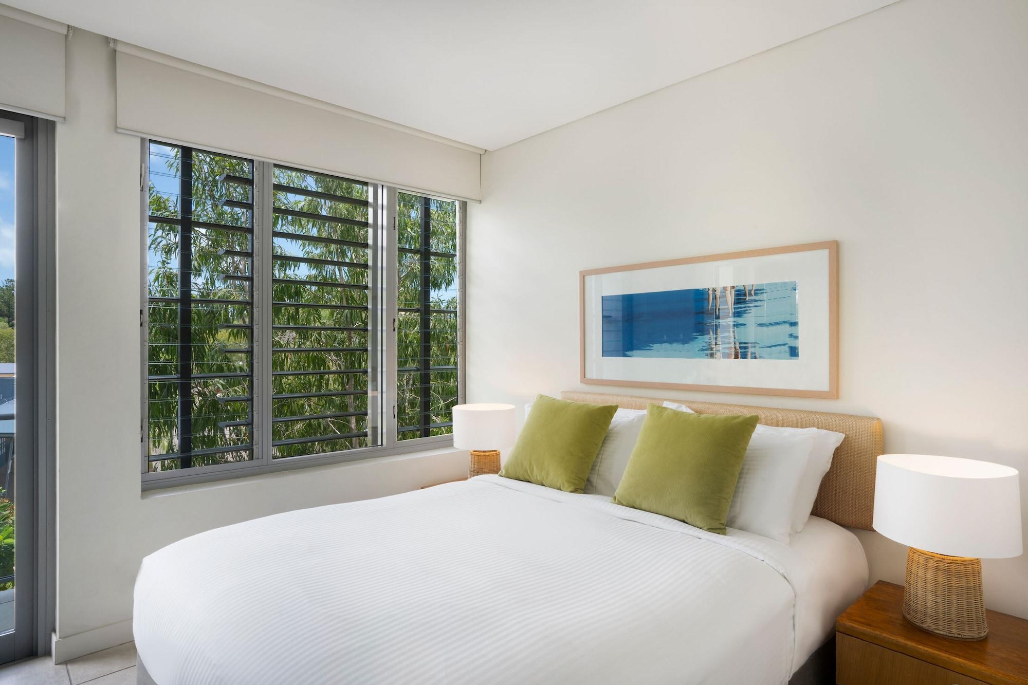 Peppers Blue On Blue Nelly Bay Exterior foto A bedroom at the hotel