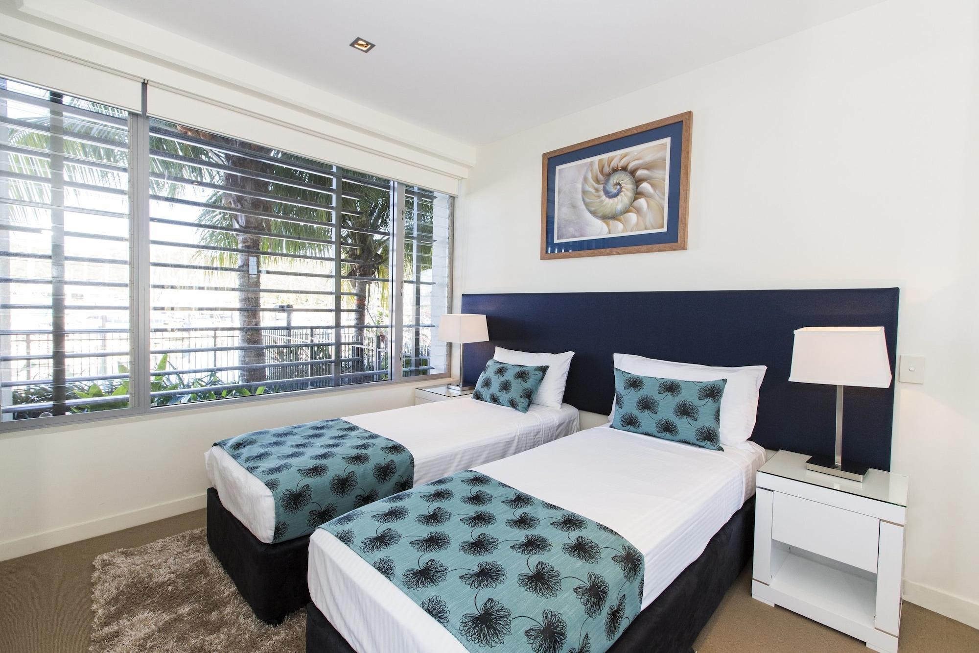Peppers Blue On Blue Nelly Bay Exterior foto A bedroom at the hotel