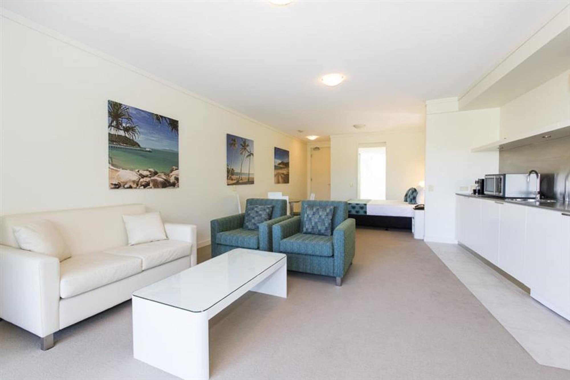 Peppers Blue On Blue Nelly Bay Exterior foto Studio apartment