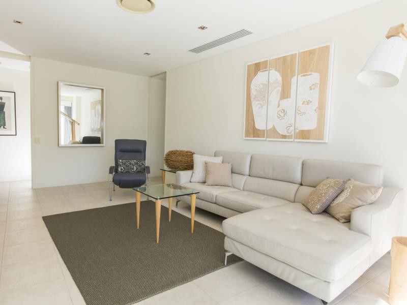 Peppers Blue On Blue Nelly Bay Exterior foto A living room