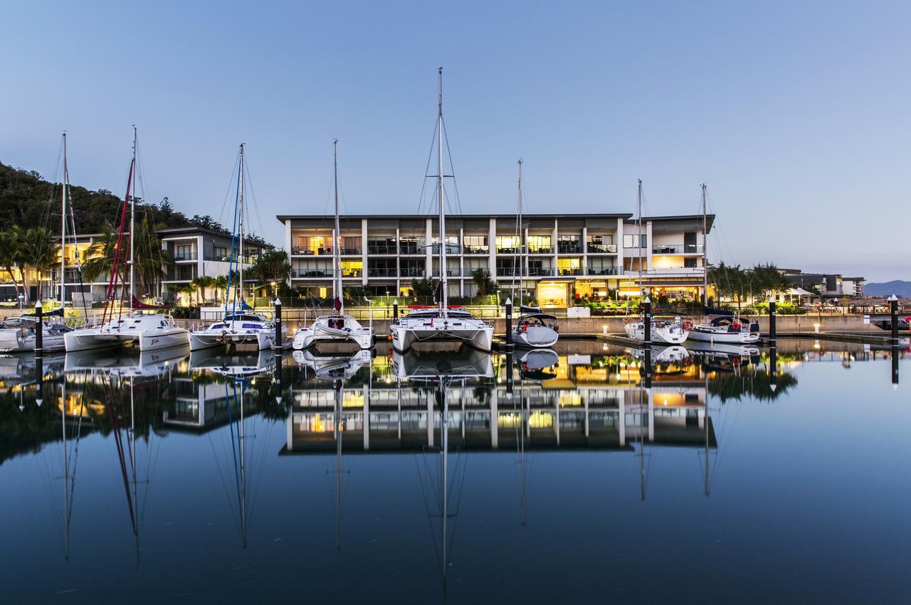 Peppers Blue On Blue Nelly Bay Exterior foto The Marina Residences